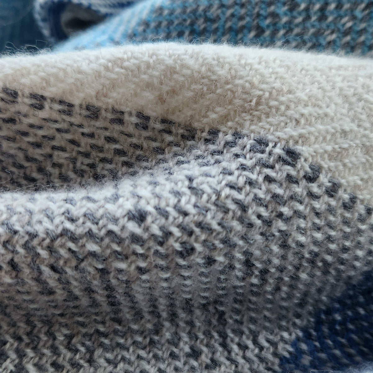 Luxury Handwoven Lambswool Merino Scarf - Soft, Airy and Versatile